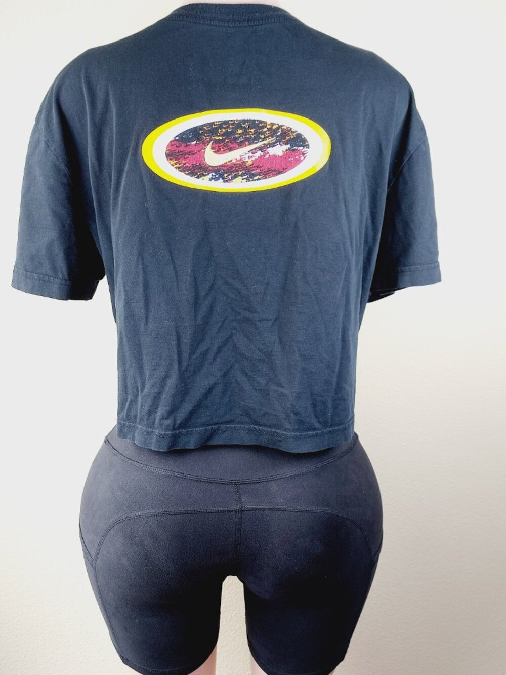 Nike Women's Black Flame Logo Crew Neck Short Sleeve Crop Top Size L - Picture 3 of 12